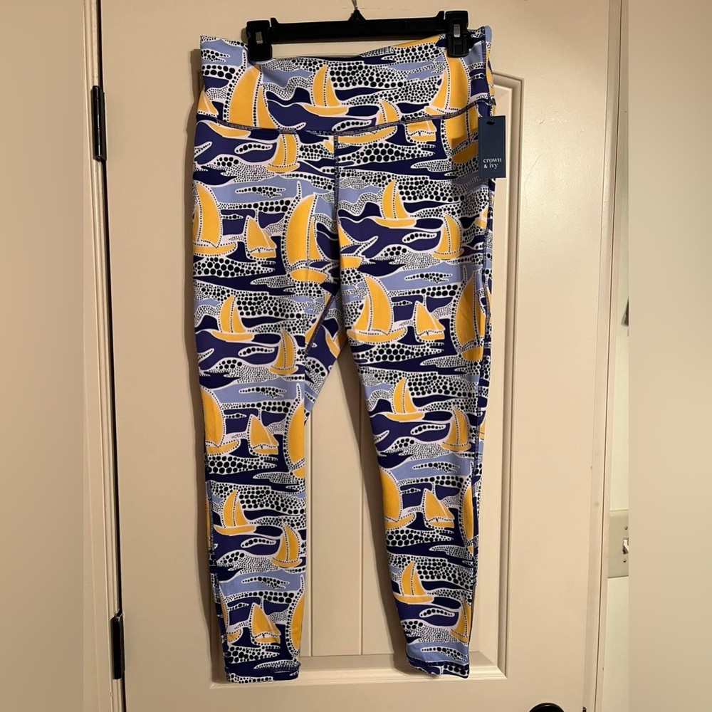NWT Crown & Ivy leggings